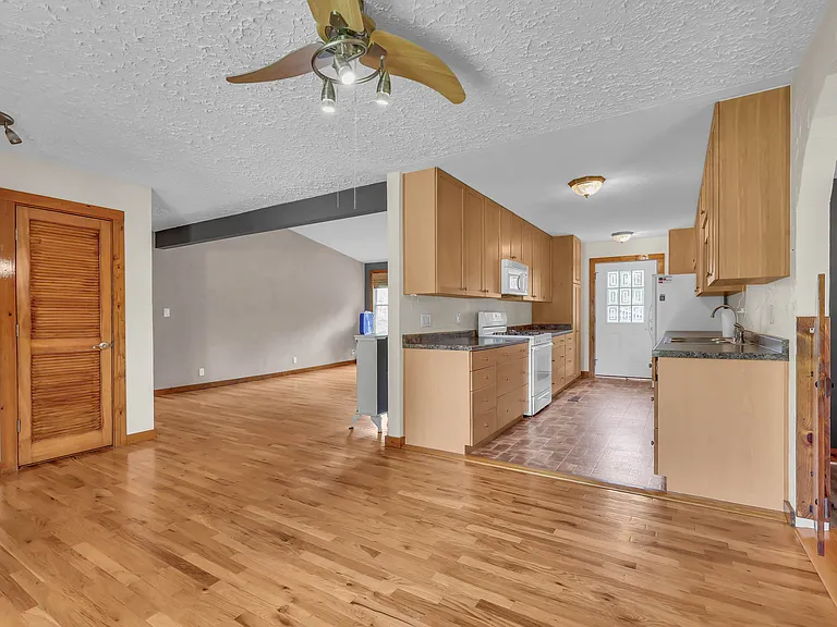 777 Helton Dr — Photo 4