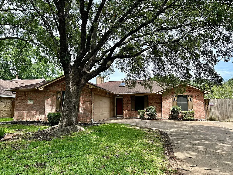 11614 Easterling Dr — Photo 1