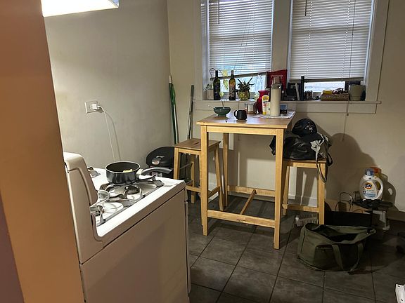 4th image of 3817 W Wrightwood Ave #2