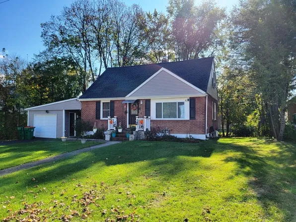 26 Antoinette Drive, Poughkeepsie, NY 12601