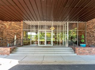 1049 W Ogden Ave APT 103, Naperville, IL 60563