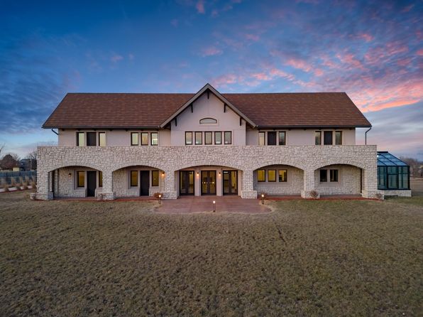 7217 NW 107th St, Johnston, IA 50131