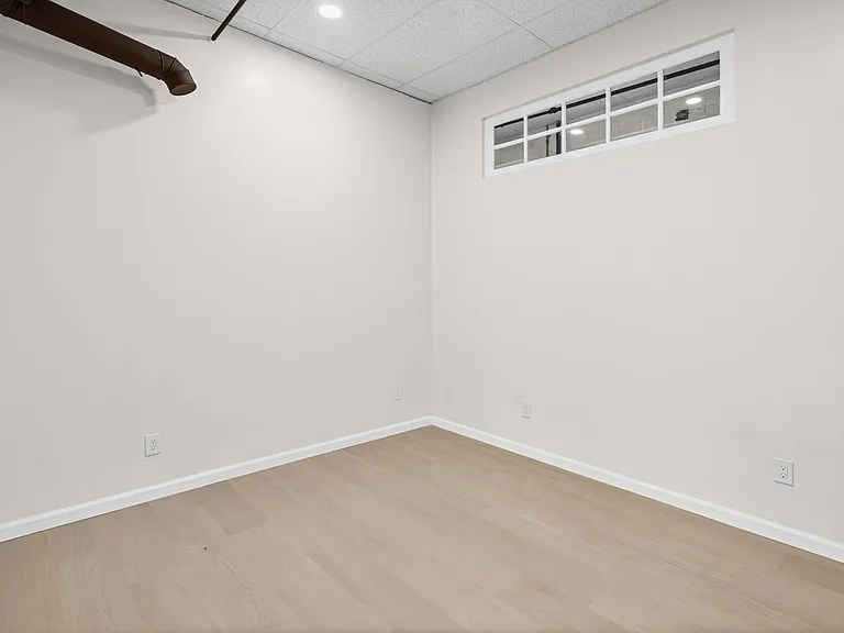 240 Sheridan Ave #1B — Photo 6