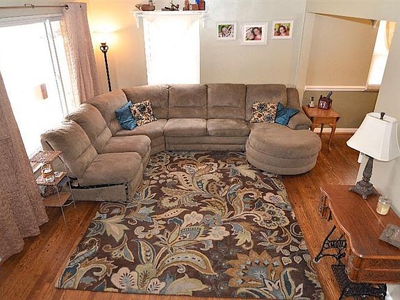2nd image of 3680 Edgebrook Dr