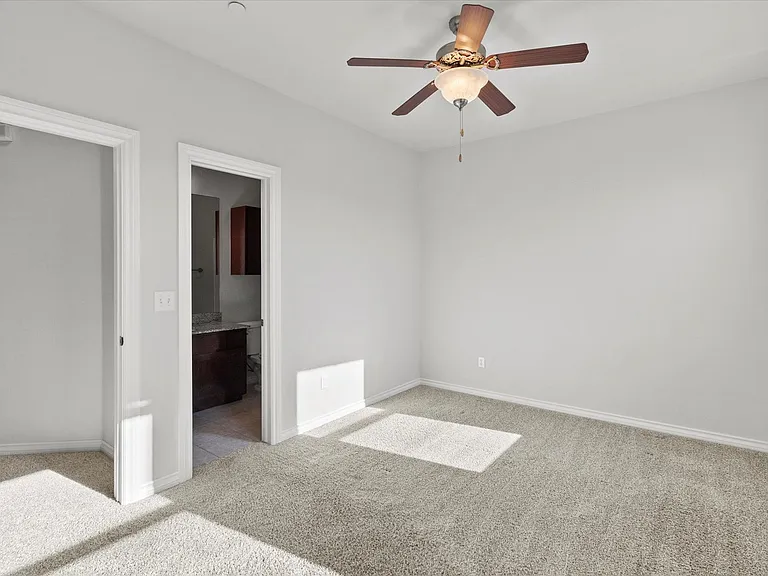 475 S Fretz Ave — Photo 22