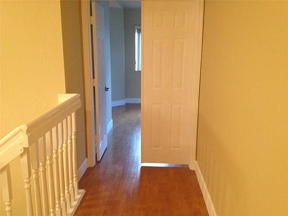 4th image of 10775 NW 70th St