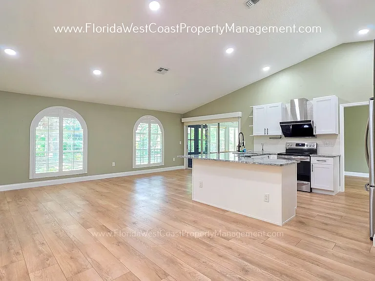 4667 Hamlets Grove Dr — Photo 14