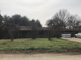 703 W 22nd St, Cameron, TX 76520