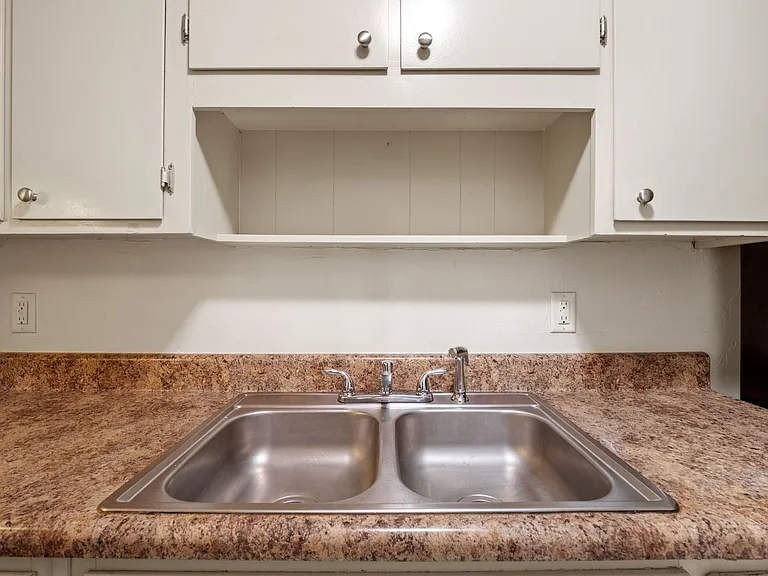 Gilmer Apartments — Photo 5