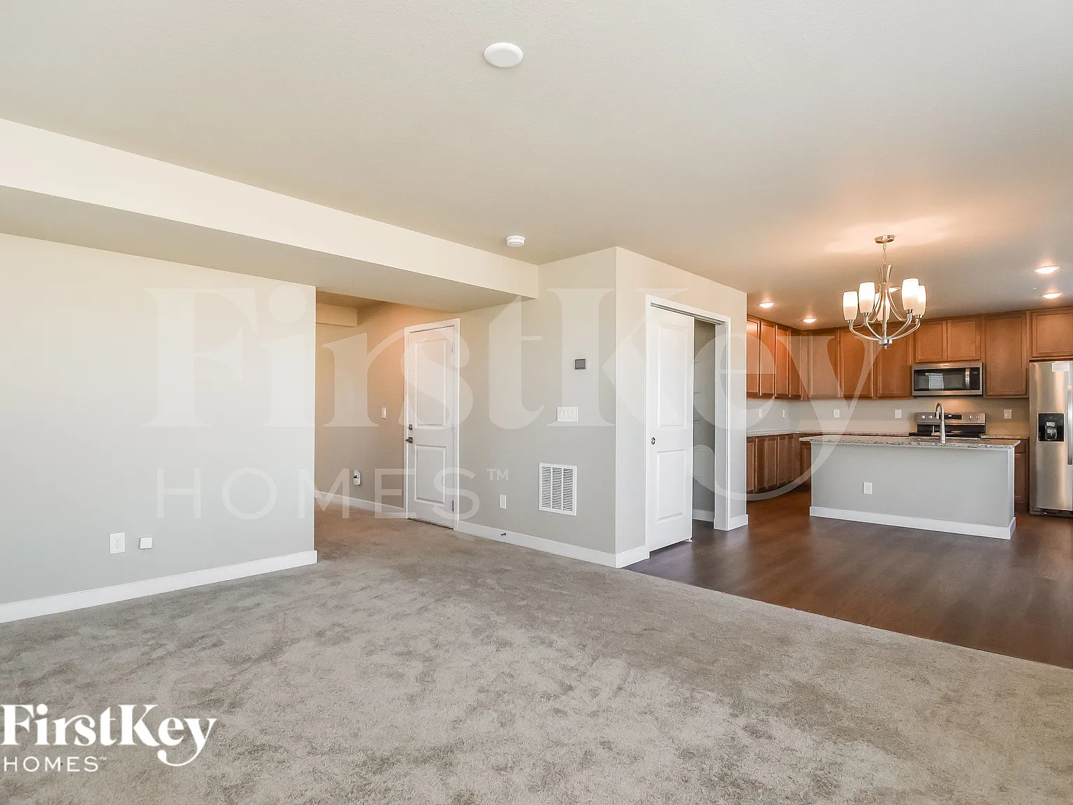3 bed, 2.5 bath, 1945 sqft, $2,720 — Photo 3