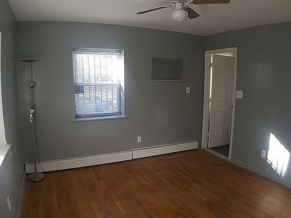 3rd image of 1043 Dekalb Ave
