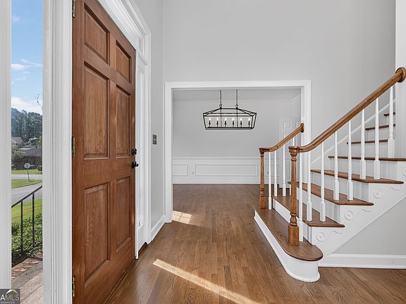 3rd image of 21 Saddlebrook Dr SE