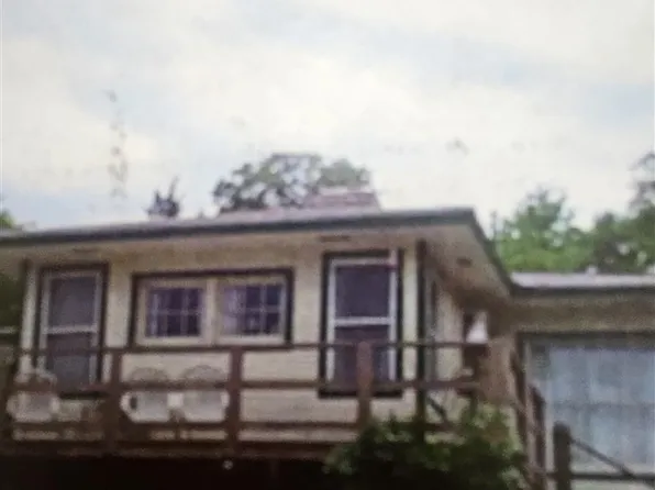 166 W Lake Dr, Lawton, OK 73557