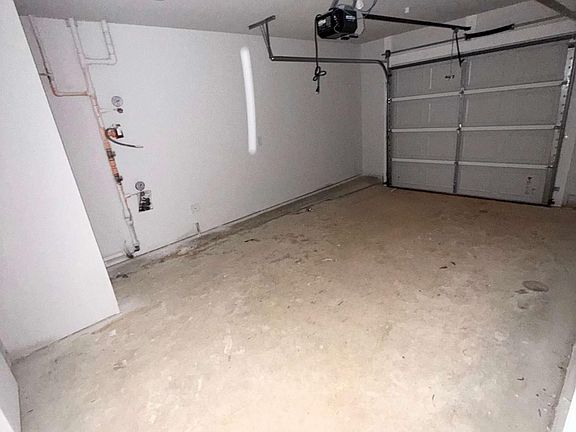 4th image of 11600 E Lovejoy Rd