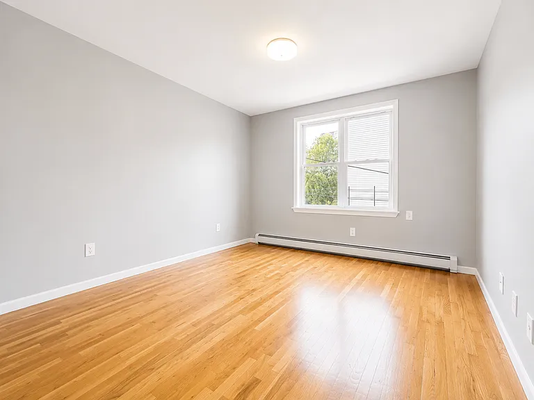 11-13 McBride St #3A — Photo 7