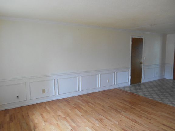 3rd image of 1925 Dogwood Dr SE