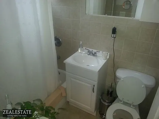 Rented by ZealEstate Group Inc | media 10