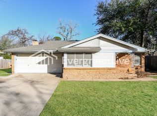 7105 Robinhood Ln, Fort Worth, TX 76112