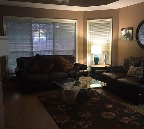 5th image of 607 Hasselt St