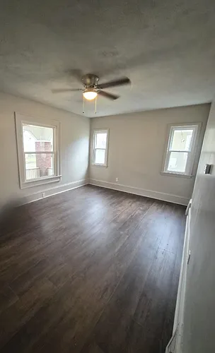 323 Bedford Ave NW Photo 1