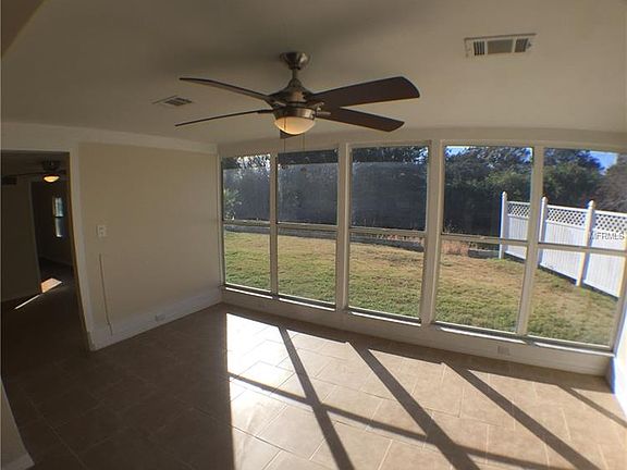4th image of 2254 Palmetto Dr