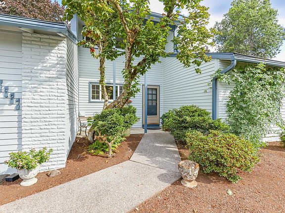 3rd image of 14682 SE Edelweiss Dr