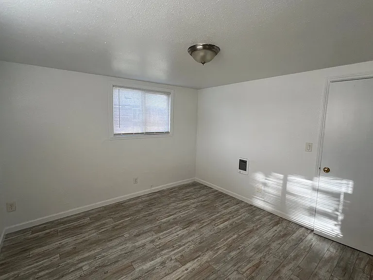 815 W 1st St #1-4 — Photo 12