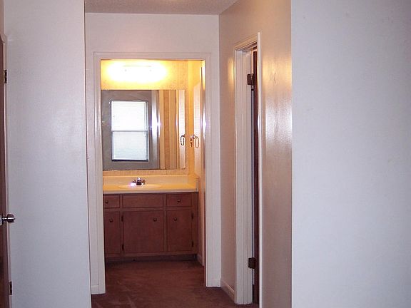 5th image of 4728 Bellview Ave #A