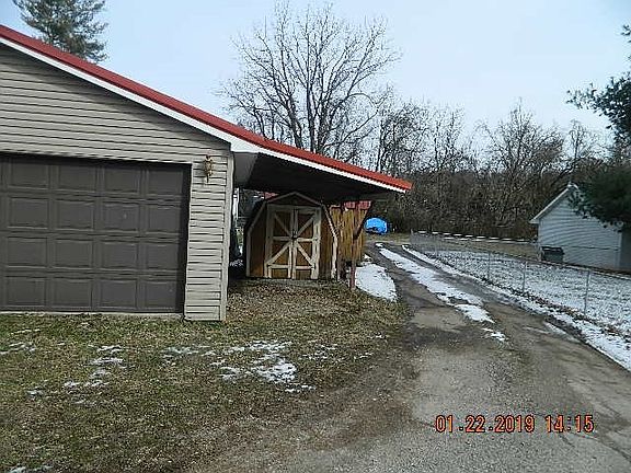 5th image of 112 Memorial St
