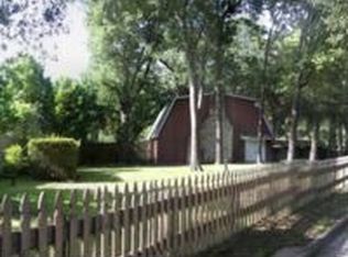8 Briarwood Dr, Conroe, TX 77301