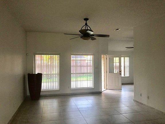 3rd image of 2701 Rosalinda St