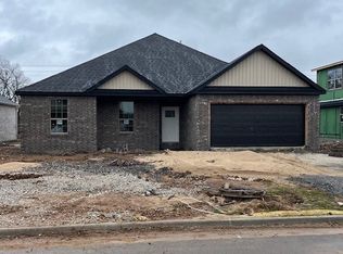 750 Skylar St, Bentonville, AR 72713