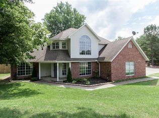 3290 N Southridge Dr, Fayetteville, AR 72703