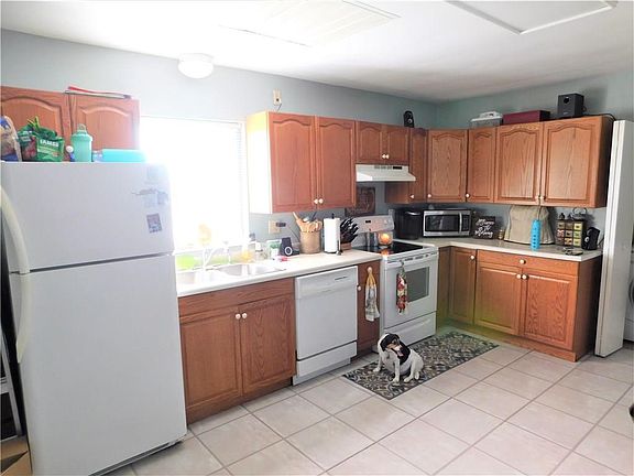 4th image of 2345 N Michigan Ave