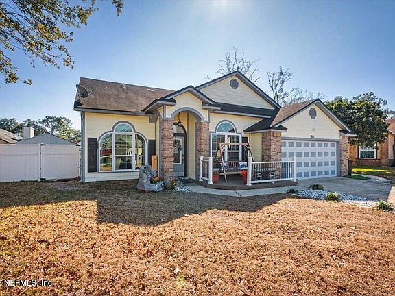 3rd image of 7653 CHELMSFORD Drive