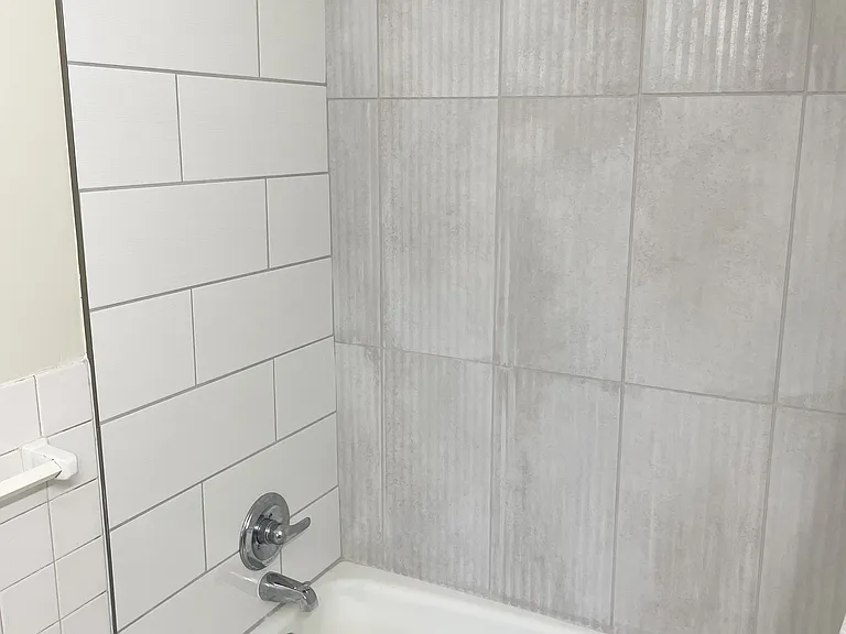 Hall Avenue Apartments — Photo 23