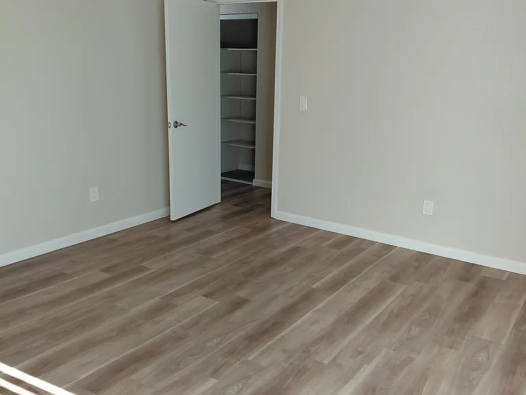 Birchwood Apartments — Photo 65