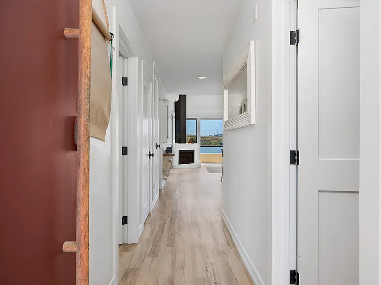 4513 Cove Dr #19 — Photo 2
