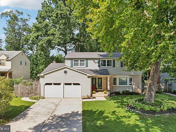 5th image of 317 Saint David Dr