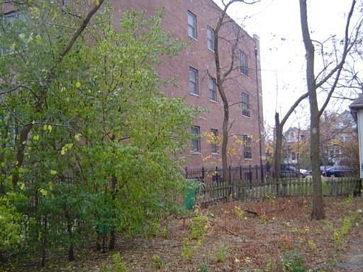 4th image of 2138 W Touhy Ave