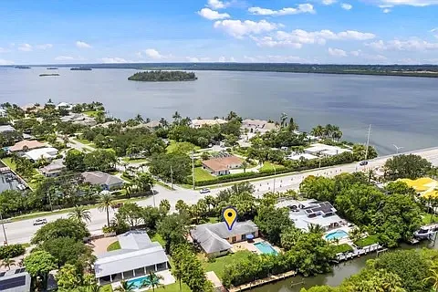 527 E Causeway Blvd — Photo 35