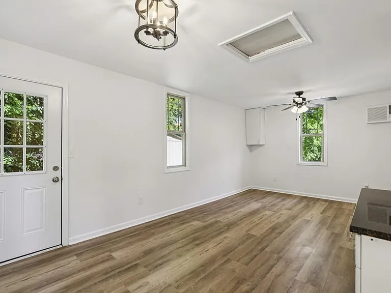 2056A Abby Ln NE — Photo 37