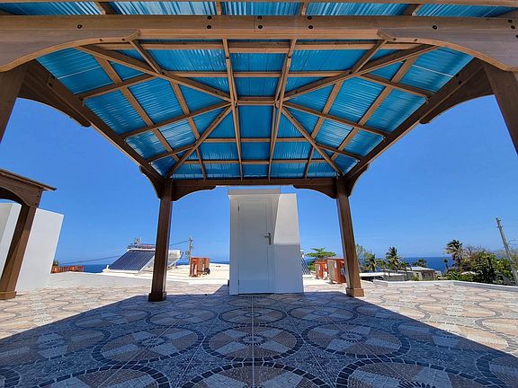 Private rooftop