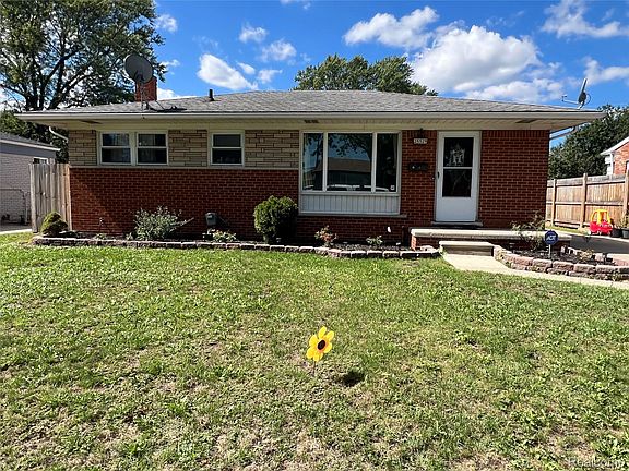 2nd image of 25529 Marilyn Ave