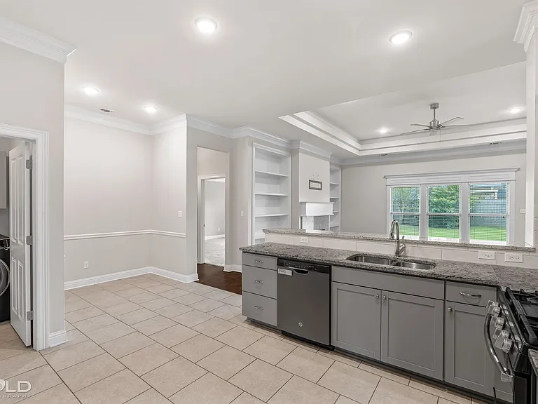 619 Labarre Ln — Photo 13