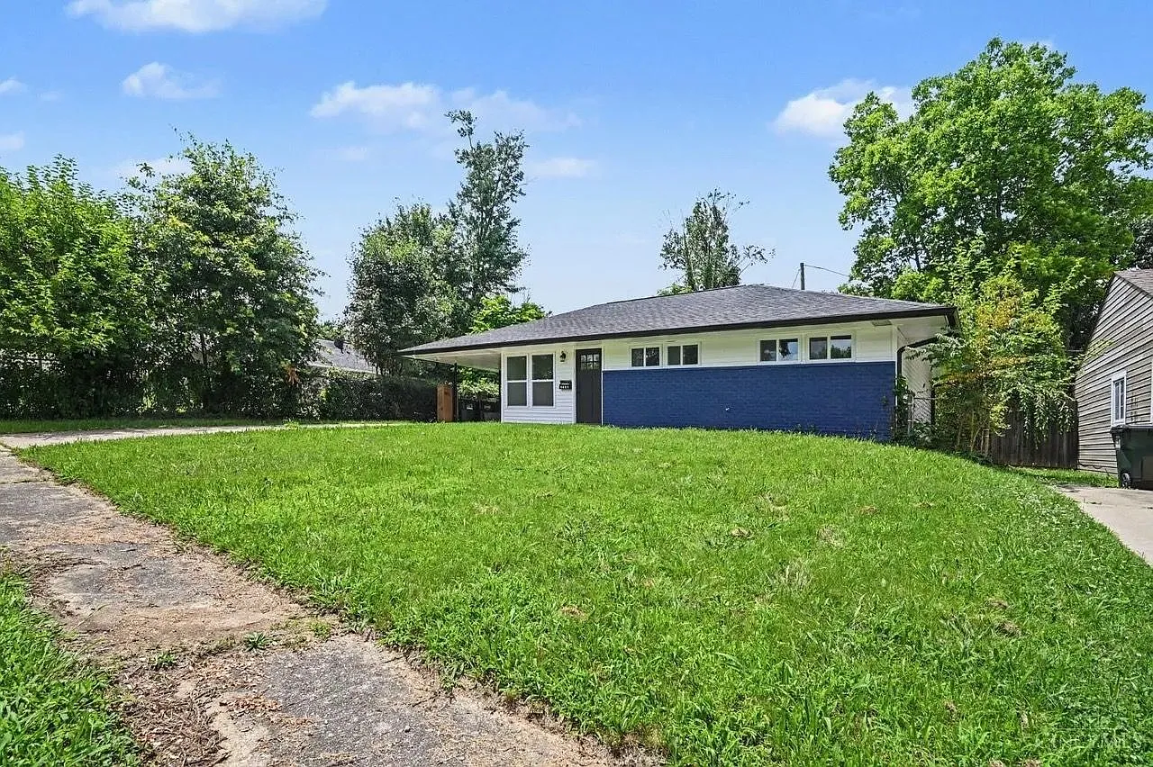 3 bed, 1.0 bath, 918 sqft, $1,700 — Photo 1