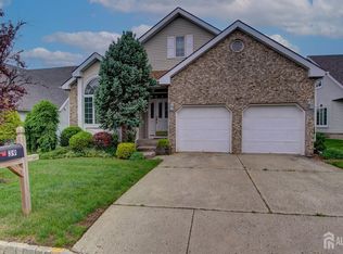 39 Leeds Ln, Monroe Township, NJ 08831