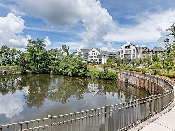 Aria North Amenities.