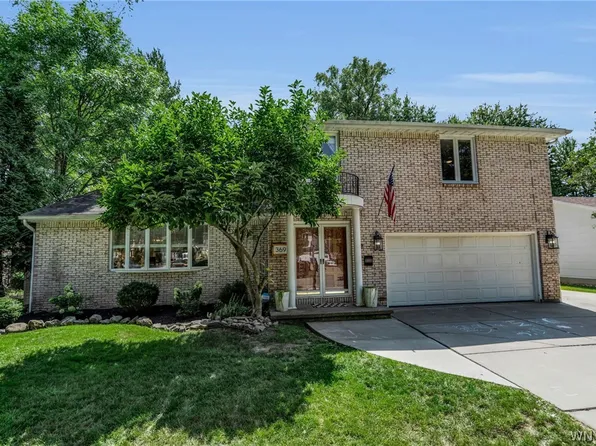 369 Countryside Ln, Williamsville, NY 14221
