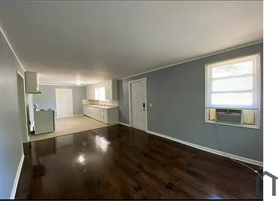2 bed, $915 — Photo 2